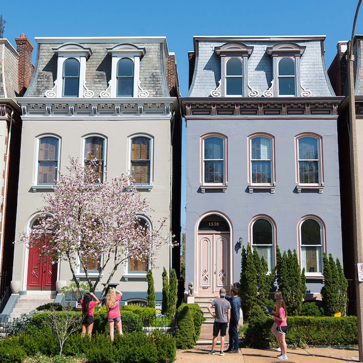 Students looking at architecture in the Lafayette Square neighborhood in St. Louis